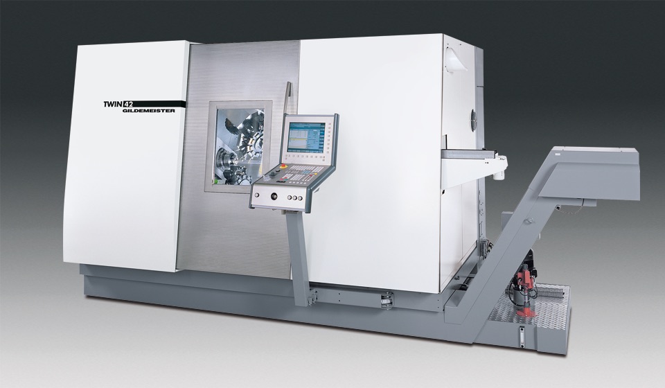 Gildemeister lathe in the ESDI workshop